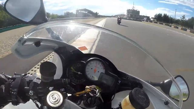 Automotodrom Brno 12.7.2017 (honda vtr 1000f) смотреть онлайн