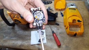 Ремонт карбюратора и запуск бензопилы Чемпион 250 после зимнего простоя