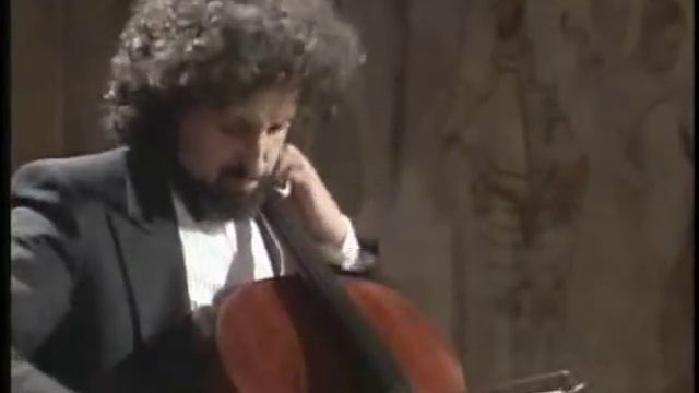 Bach - Cello Suite No.4 iii-Courante смотреть онлайн
