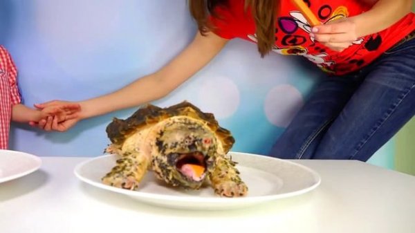 Обычная Еда против Мармелада Челлендж! МАМА ПЛАЧЕТ! #2 - Real Food vs Gummy Food Candy Challenge #2