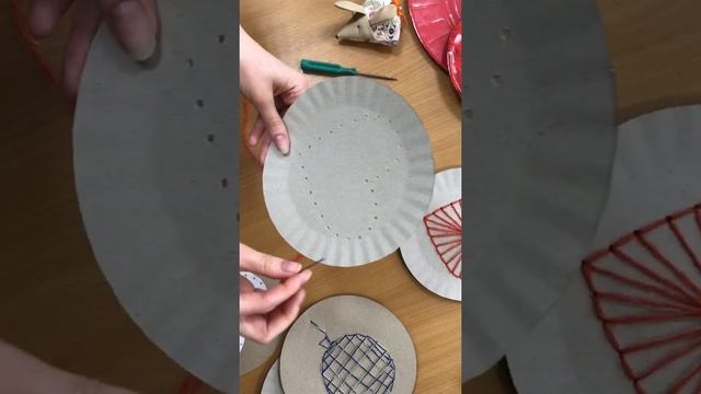 Мастер-класс по стринг-арту (нитяной графике) для детей «Запутанная история». смотреть онлайн