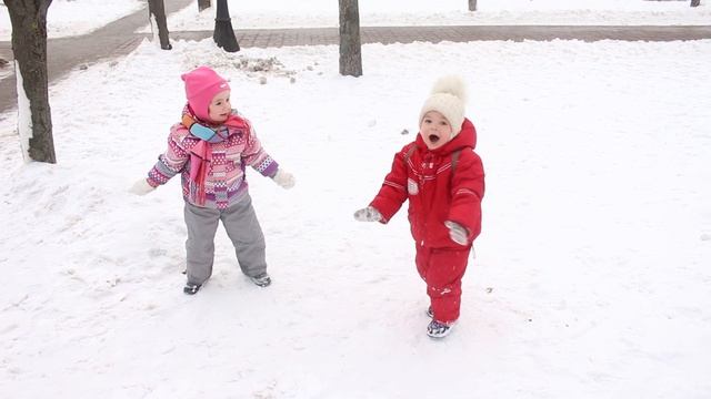 Новогодние развлечения подружек смотреть онлайн