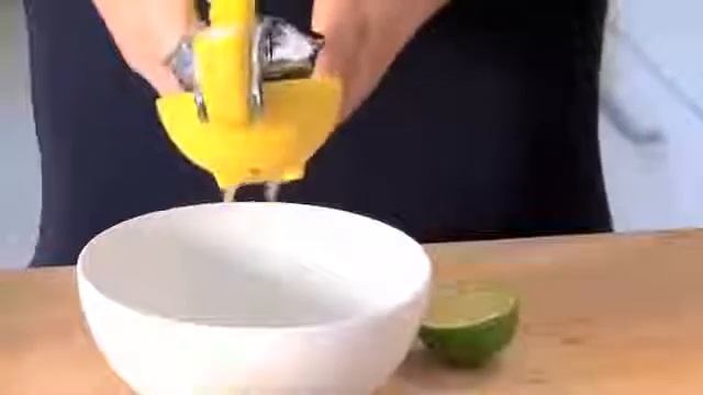 Chef'n FreshForce Citrus Juicer смотреть онлайн