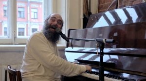 «Идет девка» Псой Короленко