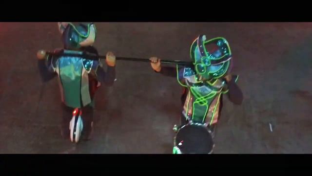 Шоу барабанщиков на моноколесах DrumArtShow on monocycles!!! смотреть онлайн