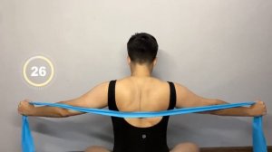 ИЗБАВИТЬСЯ ОТ ХОЛКИ тренировка с фитнес-резинкой  #холка #фитнесрезинка #упражнениядляшеи #шея