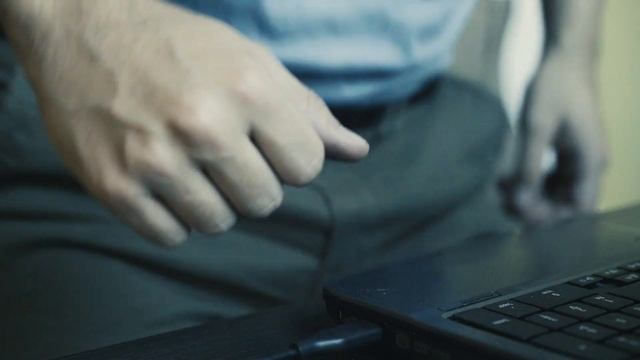 ASMR - i tried to install Windows XP (i failed) смотреть онлайн