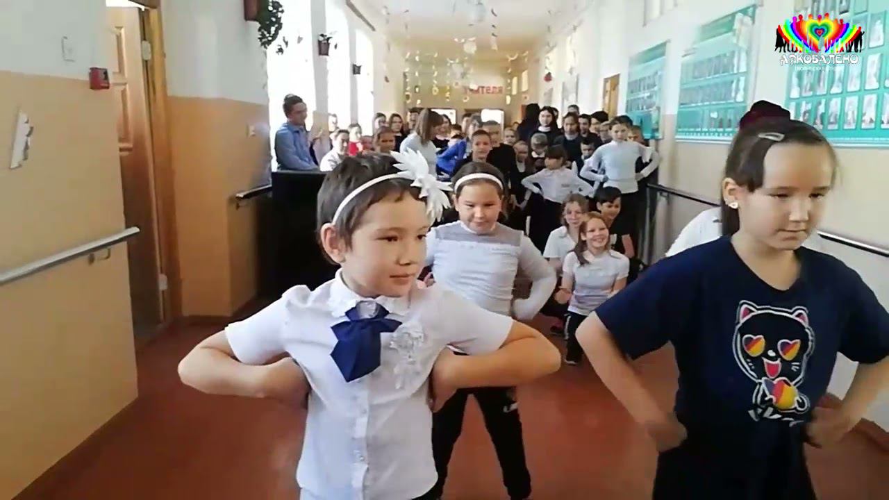 5 10 20 Танец Daddy смотреть онлайн