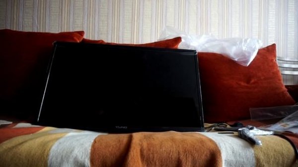 Телевизор Из Ашана YUNO ULM-32TC114