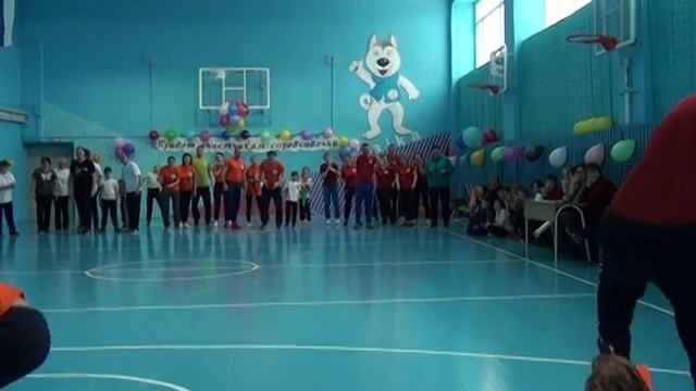 мама папа я спортивная семья в честь дня матери в Казачинской школе смотреть онлайн