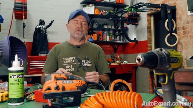 How to run in a modern engine (plus nuts - yessss!) | Auto Expert John Cadogan смотреть онлайн