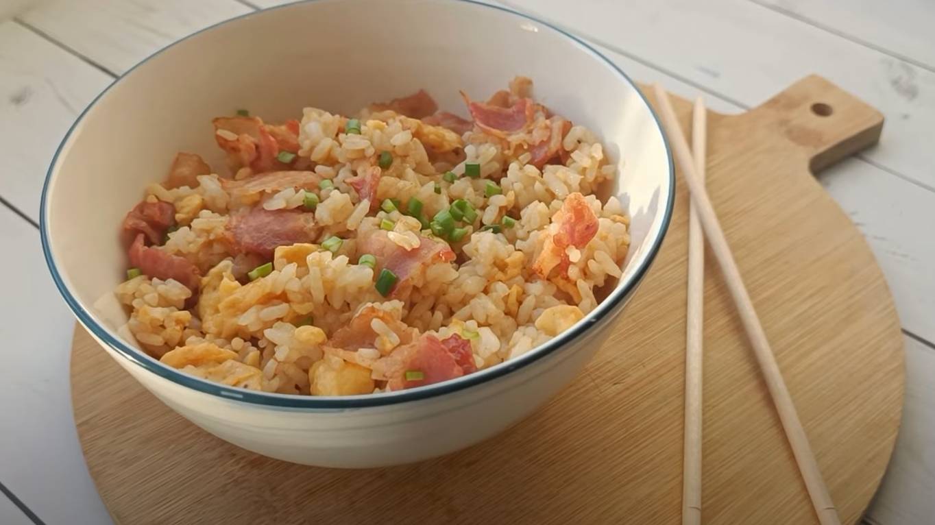 МЕГА ВКУСНЫЙ 🥓🥚🍚 РИС С БЕКОНОМ И ЯЙЦОМ 🍚 🥚🥓Нельзя пройти мимо такого рецепта смотреть онлайн