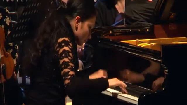 George Gershwin Rhapsody in Blue, Женя Немцева (фортепиано), дирижер - П. Бубельников смотреть онлайн