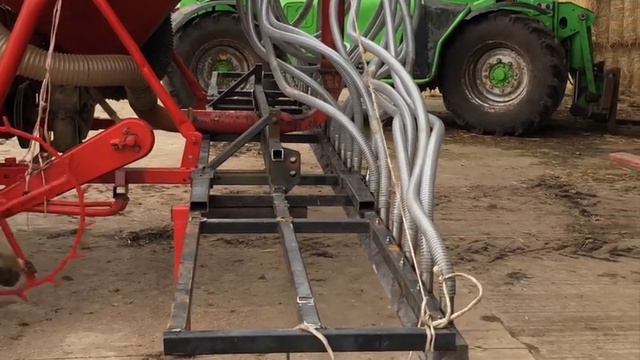 Grass seed broadcaster I have put together from a accord df1 and some bits an bobs смотреть онлайн