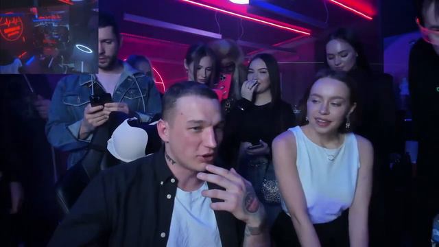 ДЕВУШКА ПОКАЗАЛА СВОИ ПРЕЛЕСТИ ЗА 5К смотреть онлайн