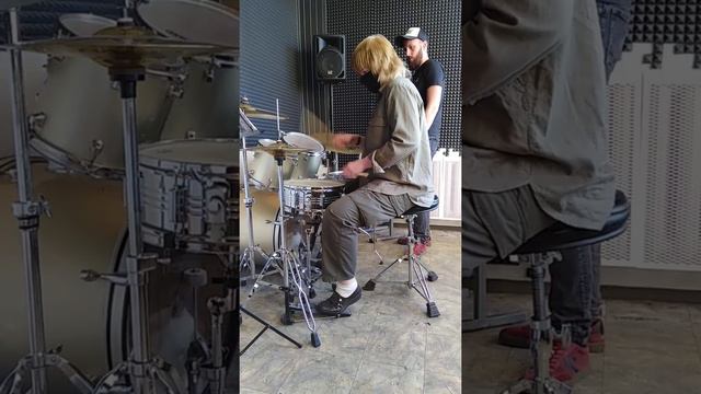 Just drums. 40. Просто барабаны. смотреть онлайн