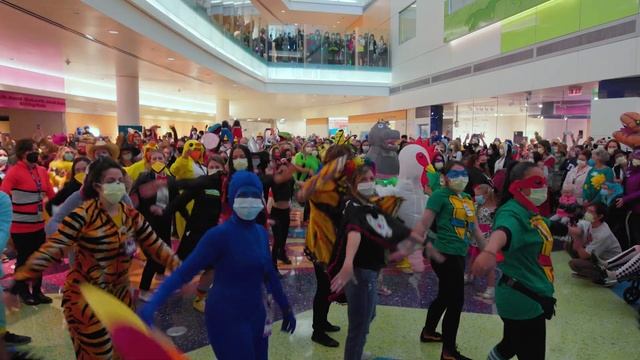 Halloween Flash Mob 2022 at Children’s Hospital Colorado смотреть онлайн