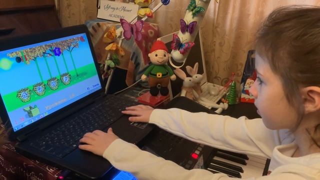 Liza. "Fruits lines" в процессе игры смотреть онлайн