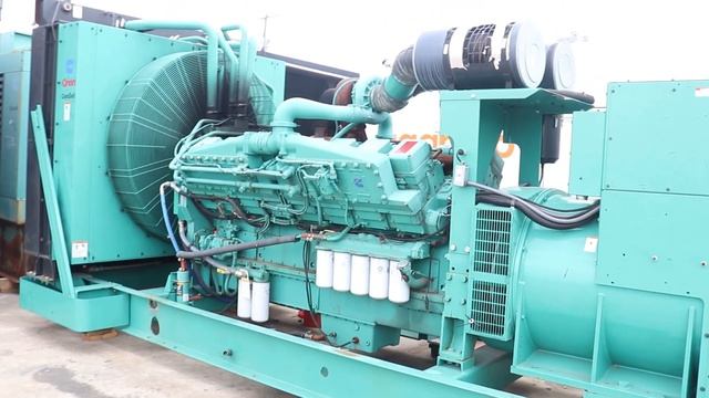 Huge Cummins Generator Start Up смотреть онлайн