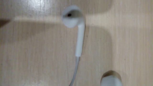 Обзор плагиата наушников Earbuds с август рашта смотреть онлайн
