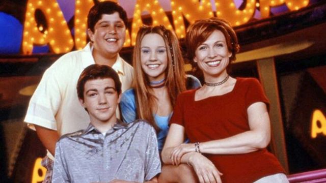 Amanda Bynes Shares Rare Glimpse Into Her Life смотреть онлайн