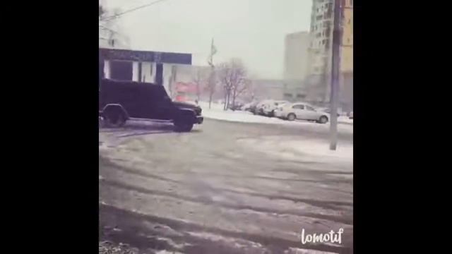 Mercedes-Benz G63 AMG Gelenvagen смотреть онлайн