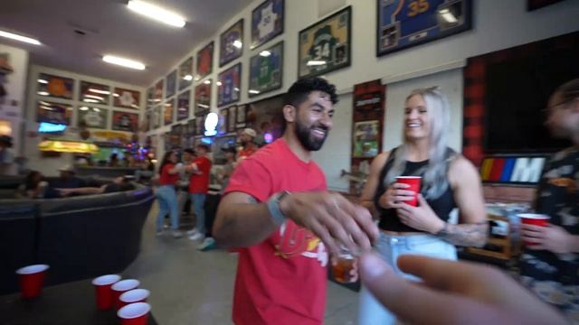 Crashing BIGDAWSTV's Super Bowl PARTY!! смотреть онлайн