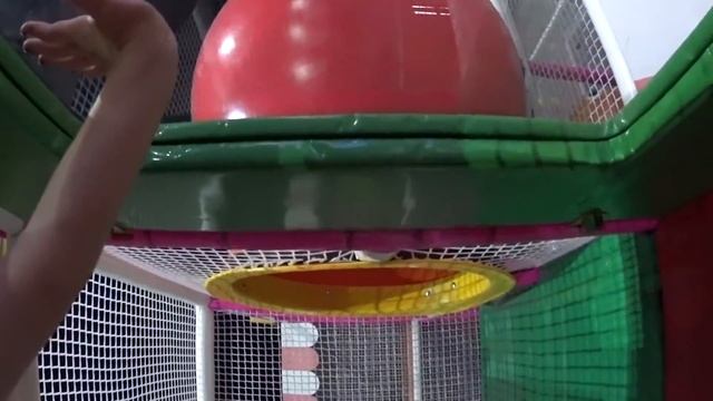 Первый снег. Снеговик. Стоматолог. Игровая площадка смотреть онлайн