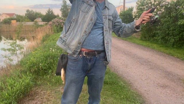 Летний мормышинг. Карась на опарыша с первого же заброса! смотреть онлайн