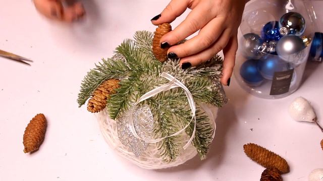 НОВОГОДНИЙ ДЕКОР шара из ниток / DIY Christmas decor смотреть онлайн