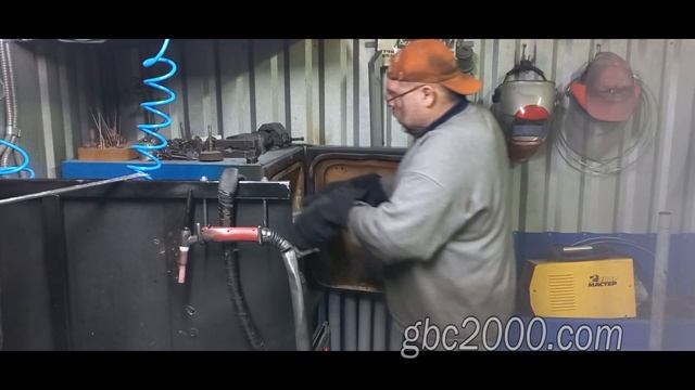 ГБЦ Мазда Mazda CX 7 ремонт и восстановление разбитой поверхности, извлечь свечу не испортив резьбу смотреть онлайн