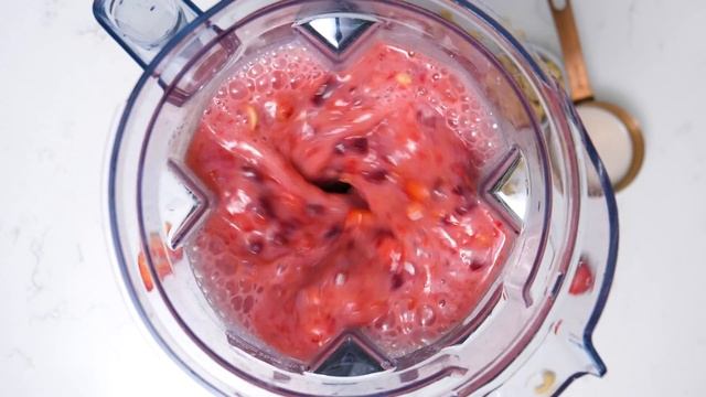 Strawberry Smoothie Recipe | Kid Friendly Fruit Smoothie смотреть онлайн