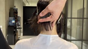 Эффектная и быстрая стрижка на тонкие волосы