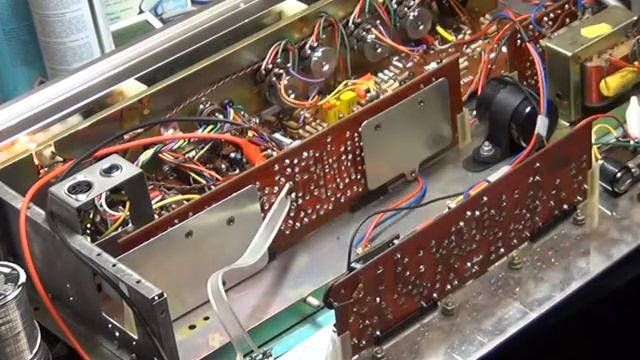 HMV 2412 Stereomaster radiogram overhaul Pt2 - electronics chassis смотреть онлайн