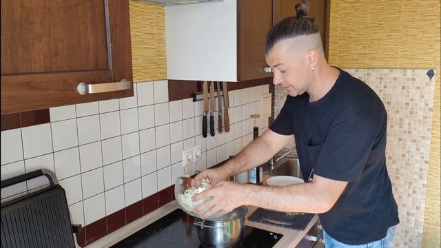 Вкусный Французский луковый суп. Вкуснее, чем вы думаете, проще, чем кажется. смотреть онлайн