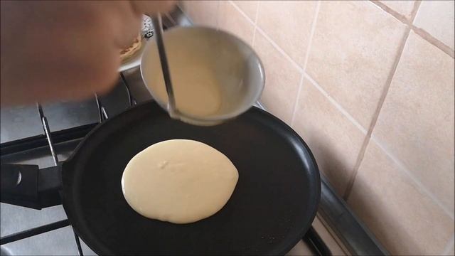 Панкейки на молоке НЕСЛАДКИЕ!!! ДОПОЛНИТ ИХ СОЧНЫЙ и ВКУСНЫЙ салат с окорочком вареным смотреть онлайн