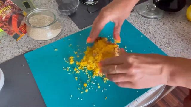 Очень вкусный и полезный десерт. Колбаса из фиников. смотреть онлайн