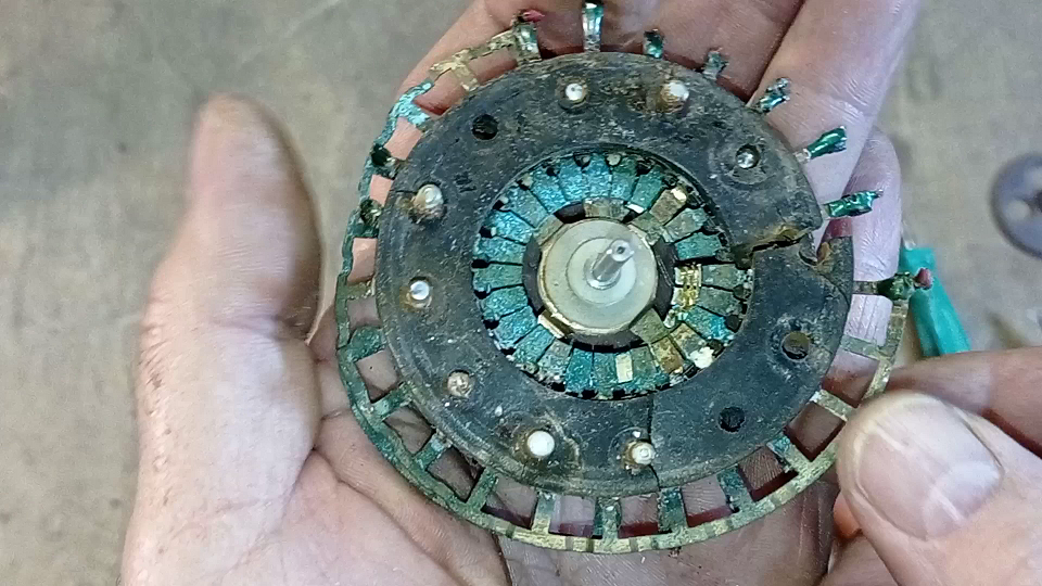 Огромный, неизвестный САМОПИСЕЦ. ДРАГМЕТАЛЛЫ ЕСТЬ! Приборы - радиодетали - драгметаллы. смотреть онлайн