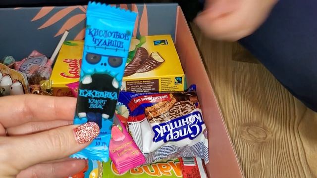 ДО НОЧИ? СОБИРАЮСЬ В ШКОЛУ! НОВОГОДНЯЯ ЕДА - РАСПАКОВКА ПОДАРКОВ! смотреть онлайн