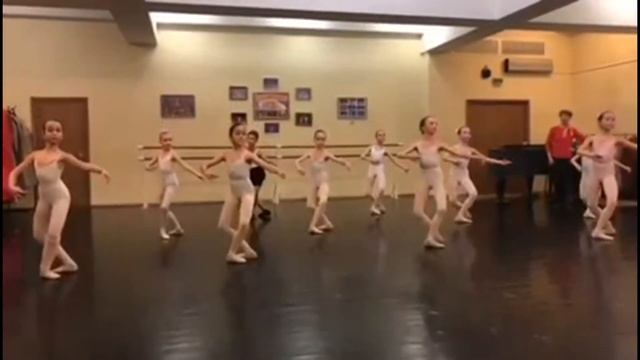 Классическая хореография. Прыжки. смотреть онлайн