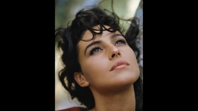 Моника Беллуччи смотреть онлайн