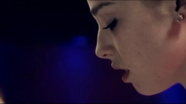Skins (Kelly Brook)