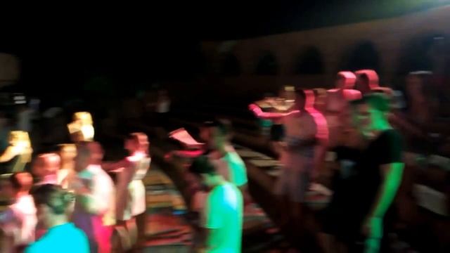 CLUB INSULA. Коронный танец отеля. Танцуют все. смотреть онлайн