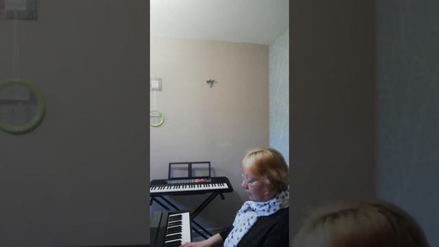 Упражнение для среднего и высокого голоса смотреть онлайн