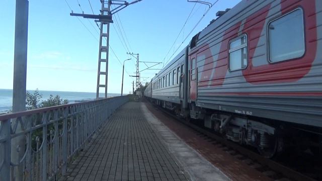 Электровоз 2ЭС4К-124 "Дончак" с пассажирским поездом №541М Москва-Адлер смотреть онлайн