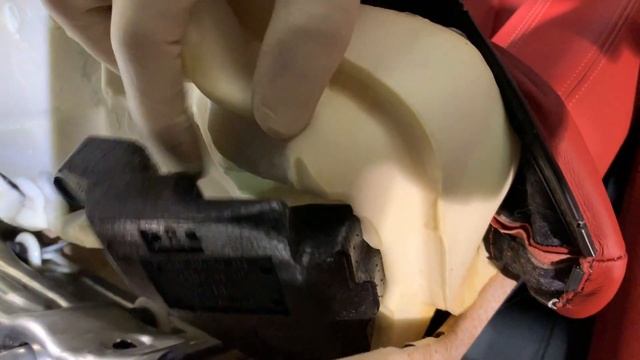 Замена М-эмблемы на сидениях BMW F82 M4 / что происходит с этими эмблемами / БМВ механик в США