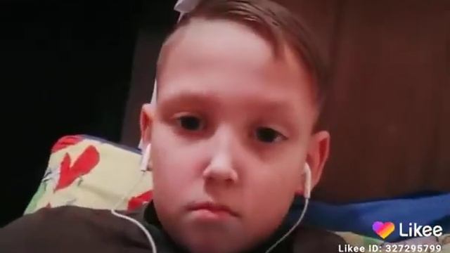Маленький мальчик смотреть онлайн