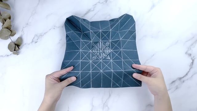 Gift Wrapping | 長方形禮物包裝设计+摺紙花教學（2023 禮物包裝） смотреть онлайн