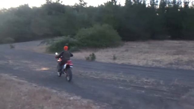 HONDA XR 250R CHILE MOSTRANDO LA JAPONESA смотреть онлайн