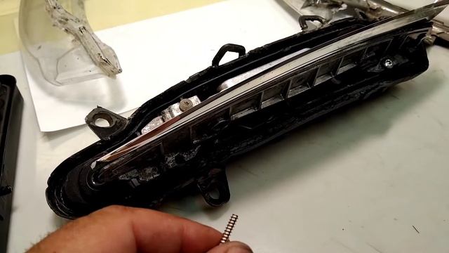 Ремонт ( больше - разборка ) фары ДХО Mercedes W221 [ рестайлинг ] ( W204/164/212/216 ) смотреть онлайн